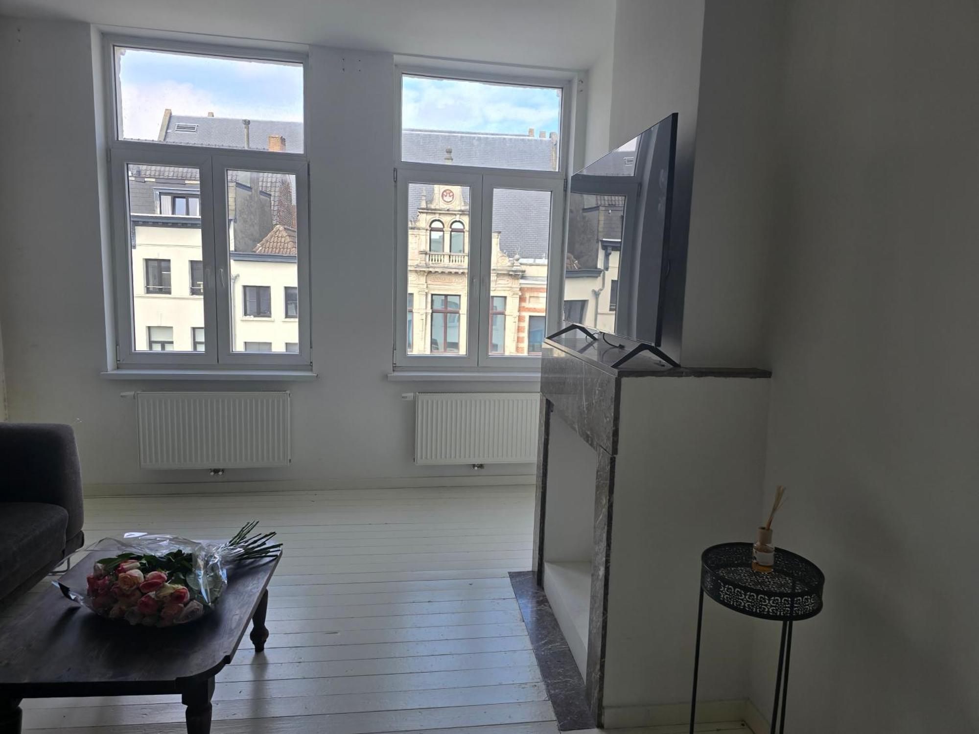 Living History - Suikernest Aparthotel Antwerp Exterior photo